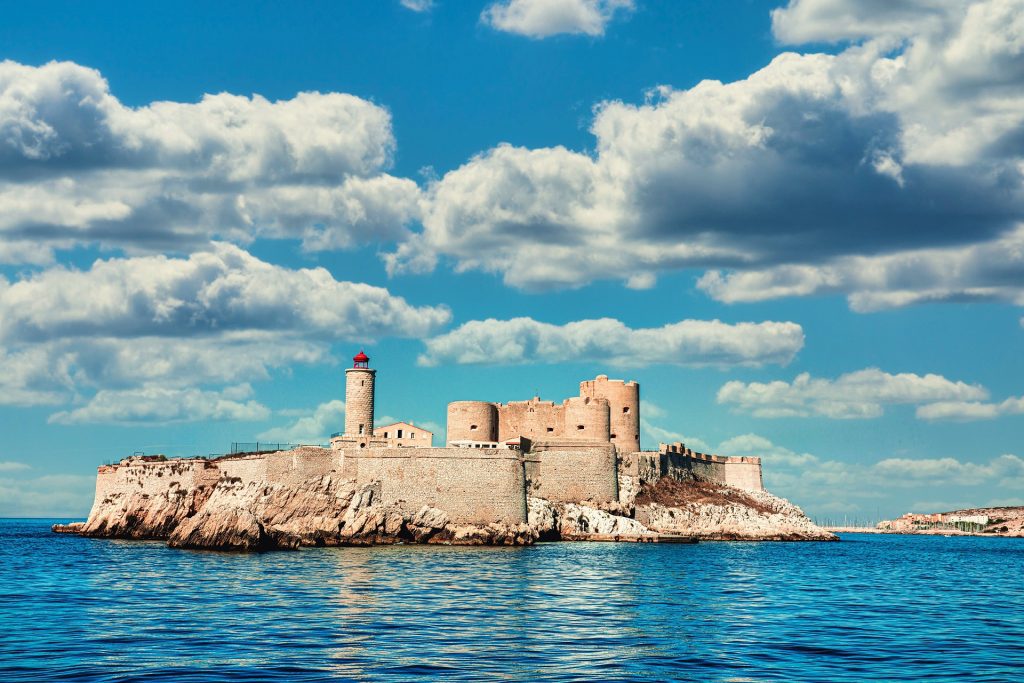 Tour in Marseille, Tour to Marseille