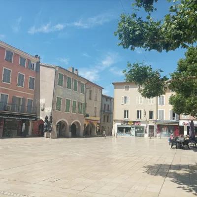 Guided tour in Montélimar – 2 hours