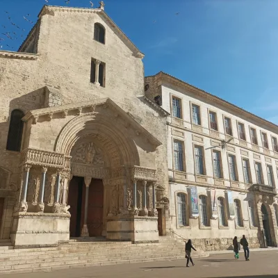 Tour to Arles and Les Baux-de-Provence – 8 hours