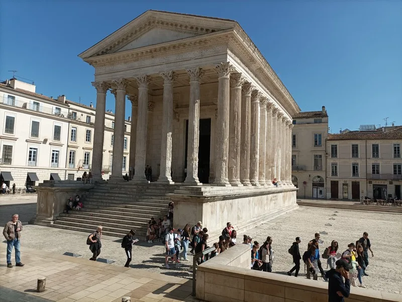 Экскурсія ў Nimes, Рамэн Бушо