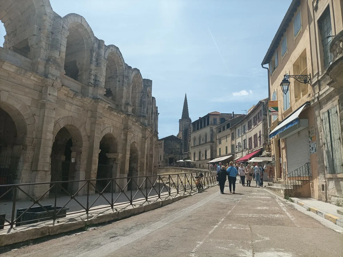 Výlet do Arles, Romain Bouchaud