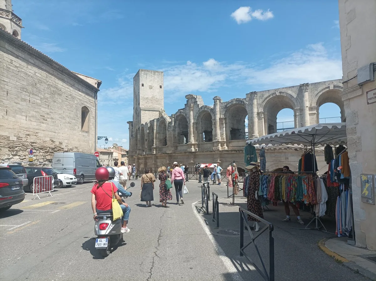 Výlet do Arles, Romain Bouchaud