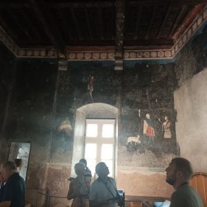 Ceļvedis Aviņonā, Romēns Bušo