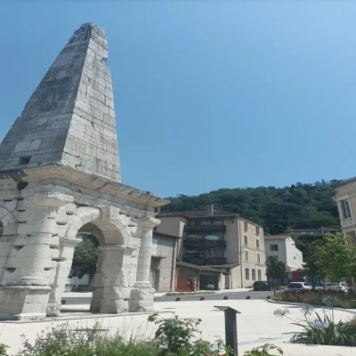 Vienne Tour Guide