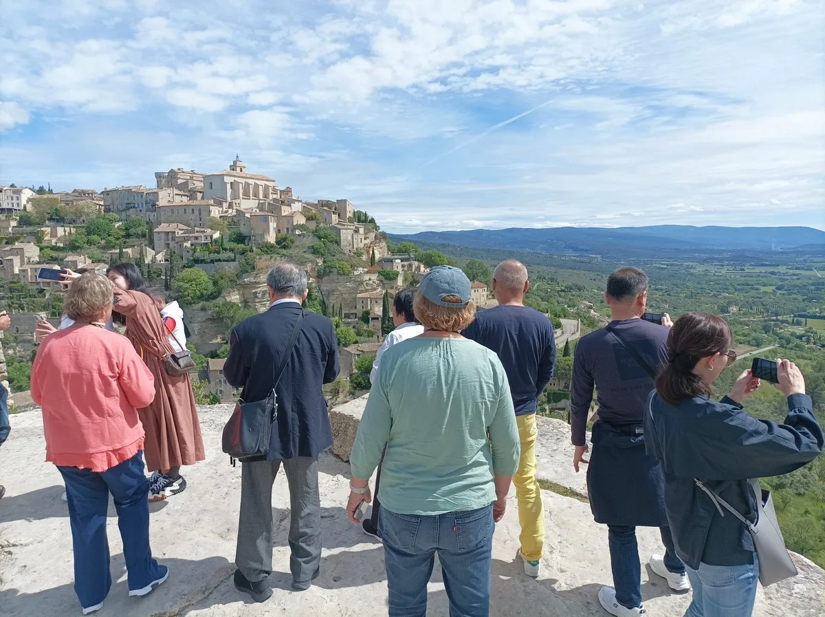 Tour in Luberon, Рамэн Бушо