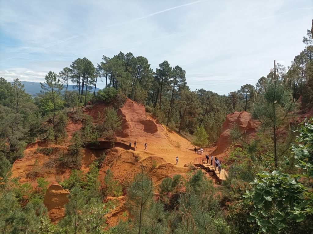 The village of Roussillon, Private tour in the Luberon