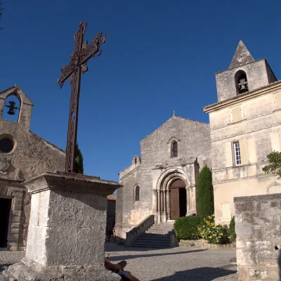 Guided tour in Les Baux-de-Provence – 2 hours