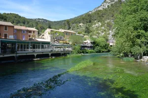 The village of Fontaine-de-Vaucluse