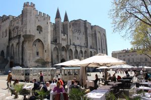 Avignon tour guide, Visit Avignon