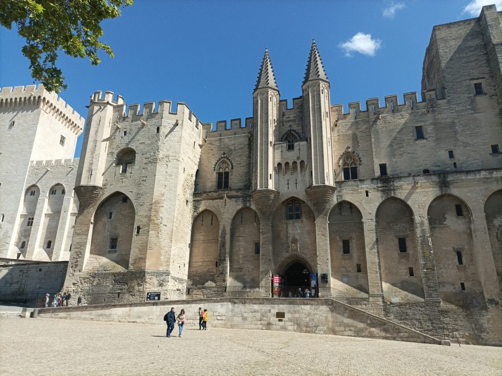 Tour in Avignon, Avignon Private Tour, Romain Bouchaud