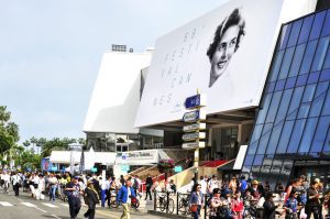 Tour a Cannes