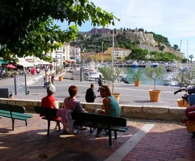 Tour to Cassis and Le Castellet – 8 hours