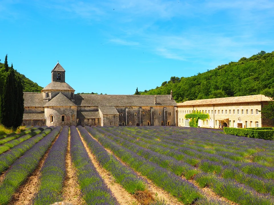 Tour in Gordes, Tour in the Luberon