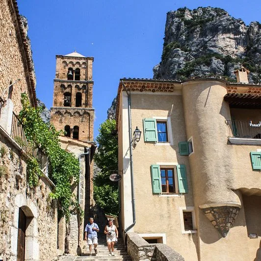 Toer na Moustiers-Sainte-Marie