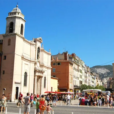 Guided tour in Toulon – 2 hours