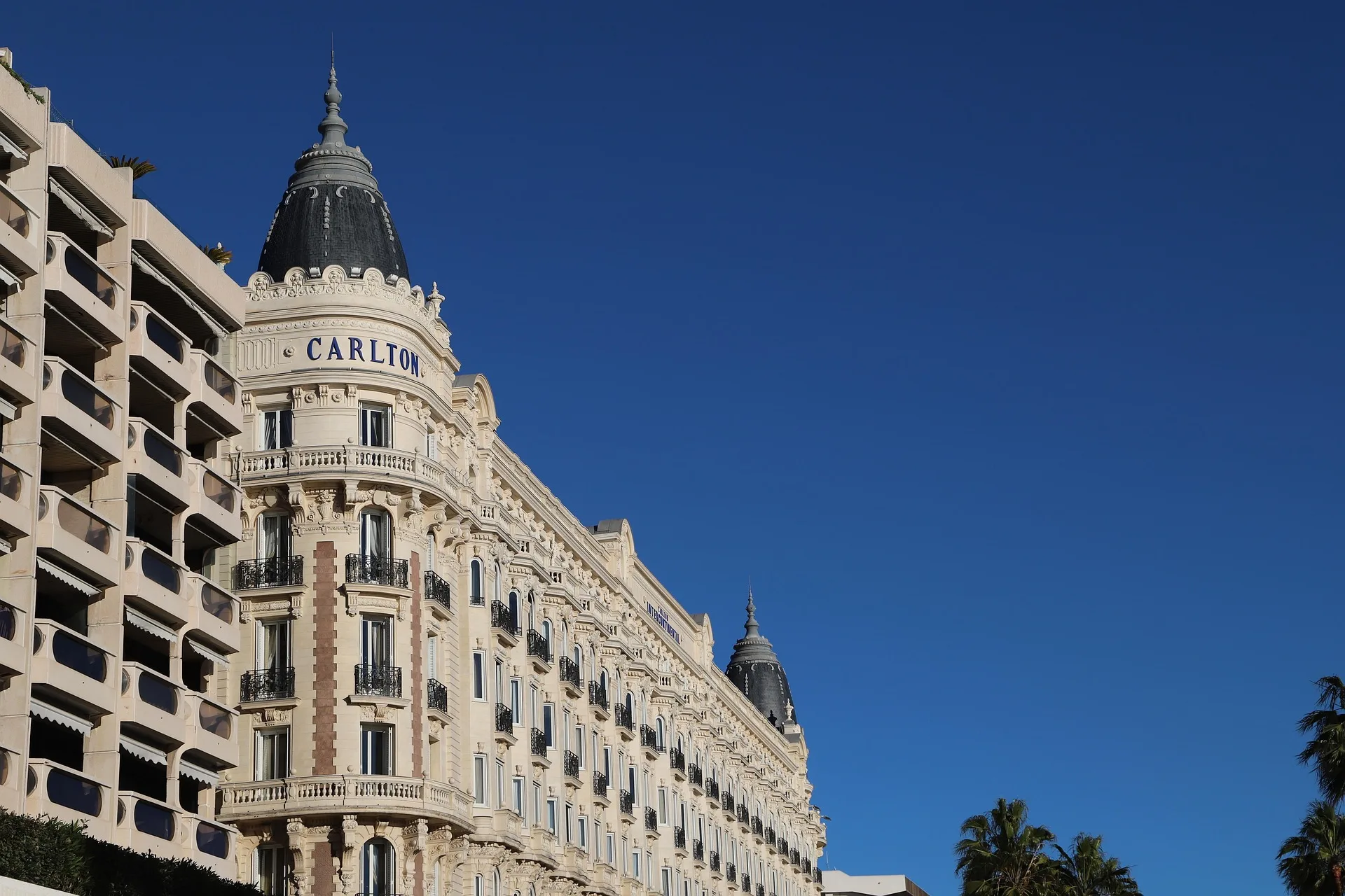 Tour a Cannes