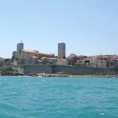Turne me guidë në Antibes – 2 orë