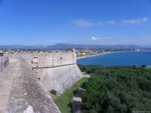 Visita guidata ad Antibes, Romain Bouchaud