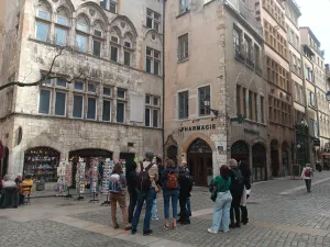 Guided tour in Lyon, Romain Bouchaud