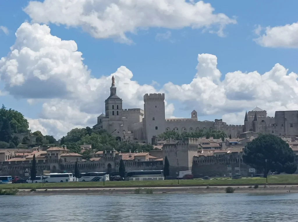 Guided tour in Avignon, Romain Bouchaud