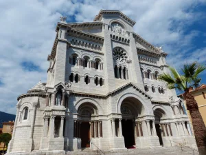 Turne me guidë në Monte Karlo dhe Monako, Monaco cathedral