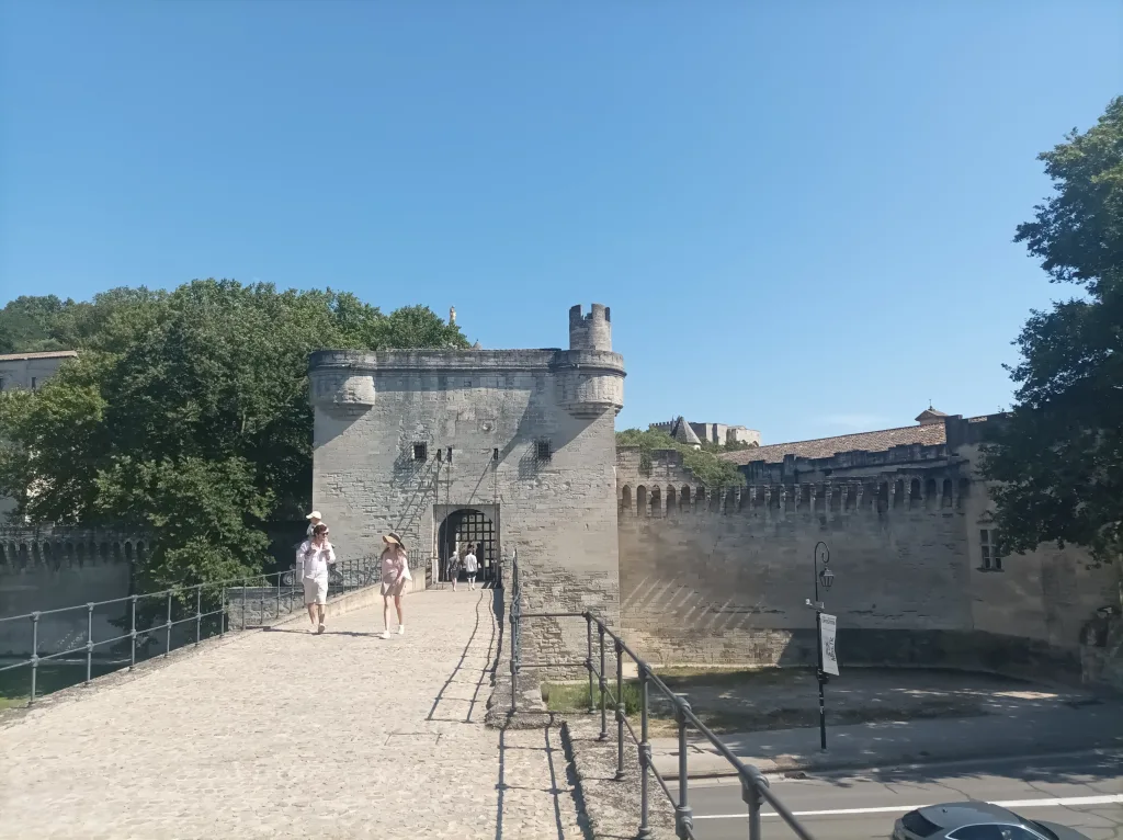 Guided tour in Avignon, Romain Bouchaud