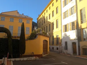 Udhëtim i udhëzuar në Grasse, Romain Bouchaud