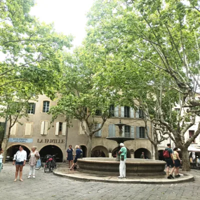 تور با راهنما در Uzès – 2 ساعت
