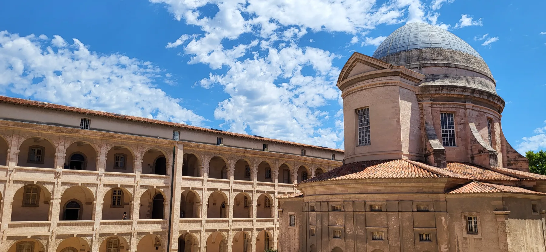 Walking tour in Marseille