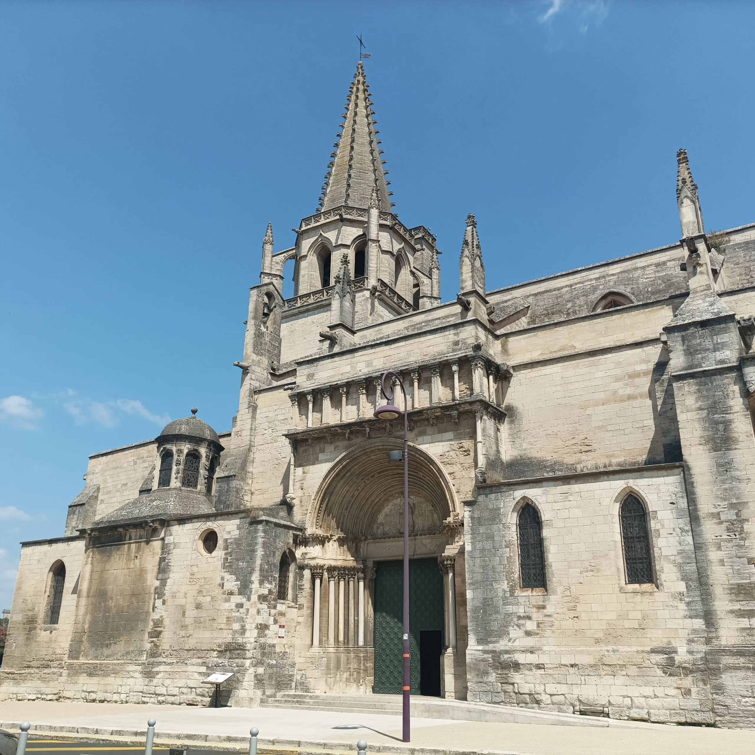 Guided tour in Tarascon