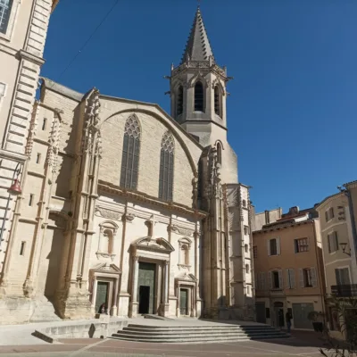 Guided tour in Carpentras – 2 hours